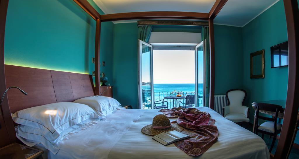 Hotel Palladio جيارديني ناكسوس المظهر الخارجي الصورة